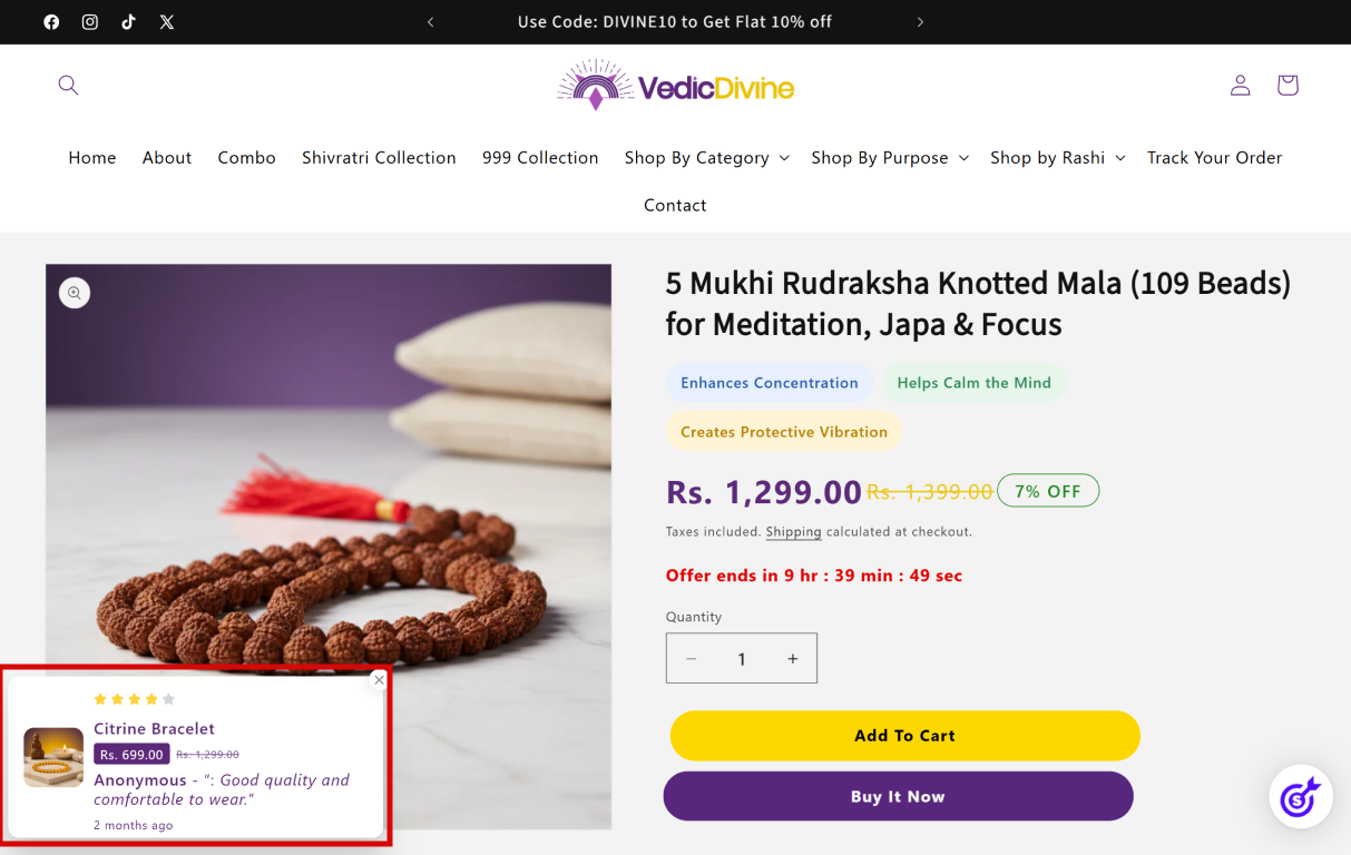 A Shopify store uses a popup showing customer reviews